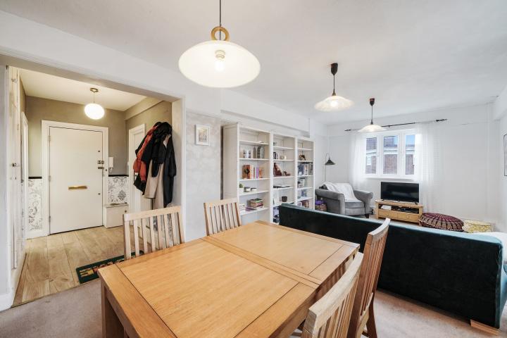 			2 Bedroom, 1 bath, 1 reception Flat			 West End Lane, West Hampstead